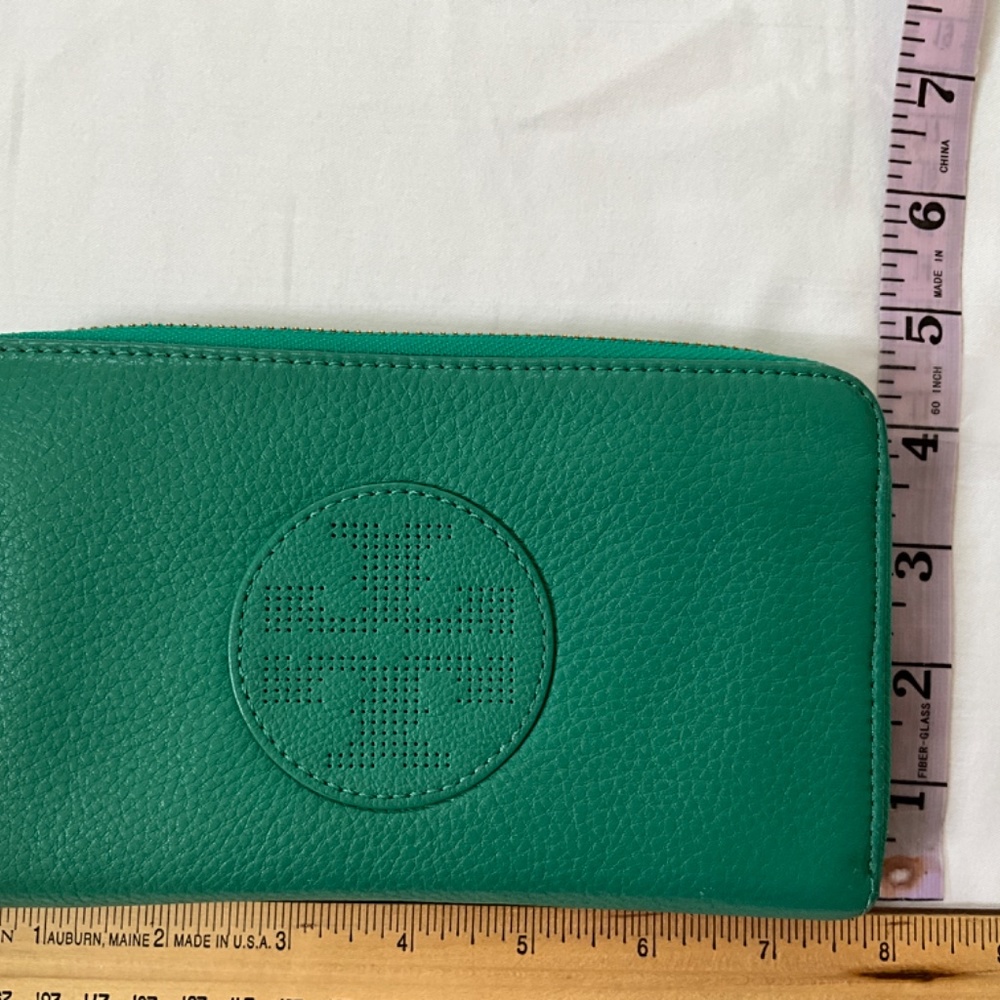 TORY BURCH Vintage Kipp Zippy Wallet Green - Picture 10 of 13